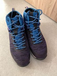 Columbia 防水行山鞋