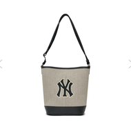 New ของแท้ 💯% MLB NEW YORK YANKEES /กระเป๋าสะพายข้าง/กระเป๋าถัง