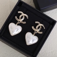 Chanel 垂吊心型 Logo耳環