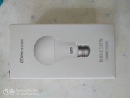 天貓精靈光暗燈泡