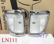 ไฟหรี่มุม ไฟมุม เสื้อไฟมุม โตโยต้า ไฮลักซ์ ไมตี้ LN111 ฝาขาว ไม่มีชุดสายไฟ FOR TOYOTA HILUX LN111 LN