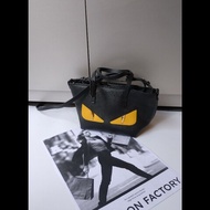 Fendi 黃眼黑皮小怪獸兩用包