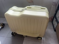 兒童行李箱（可坐兒童）