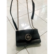 HITAM Preloved black bag guess