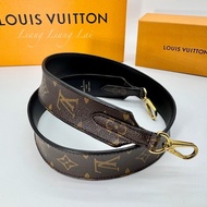 Louis Vuitton LV Monogram 黑色肩背帶