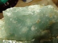 天然原礦原石 清透 海藍寶石原礦 ~~ 海水藍寶石 是三月誕生石 對應喉輪 具有強大的療癒力和淨化力 ~~ K