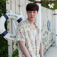 Men Premium Twill Summer Shirt เสื้อเชิ้ตทรงฮาวาย สีสันสดใสผ้าพิมพ์ลายชบา สวมใส่สบายจากผ้า Cotton Ra