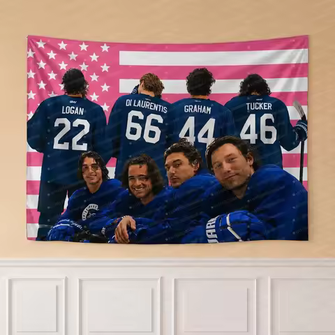 NEW IN TV Off Campus Briar University American Flag Banner Tapestry Graham 44 22 DI LAURENTIS 66 Tuc