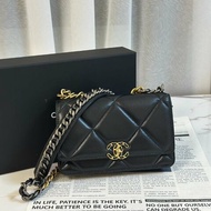 CHANEL 19 經典菱格紋雙色鍊WOC - 黑金