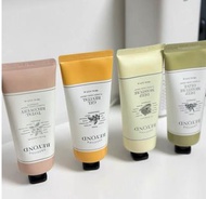 [現貨免運費]韓國全成熱賣 Passion & Beyond經典護手霜"一套2支一支100ml香味可任配。單買一枝$105。天氣又焗又熱。時常開冷氣 令到雙手容易乾燥及岀現手紋😖濕疹都可以用