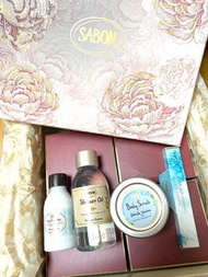 ‼️送sabon紙袋&amp;禮盒 Sabon gift set / Sabon jasmine shower oil + body scrub + body milk + eau de sabon / Sabon禮盒 / Sabon jasmine gift set