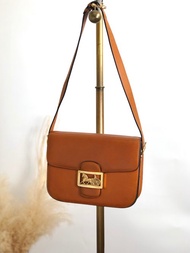 【 日本直送 名牌中古包 】CELINE  સેલિન 側背包 棕色 馬車圖案 皮革 vintage 古董 pejihj