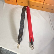 ‼️全台最甜近新美品 LV 新款寬背帶/肩帶 LouisVuitton 路易威登 雙面用