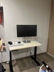 電動升降電腦枱+ Dell Ultrasharp monitor