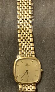 #23旋轉生日慶  OMEGA DEVILE 石英錶、性別平等錶。錶徑3cm（含龍頭3.2cm）。原廠錶帶長17cm寬1.5cm。