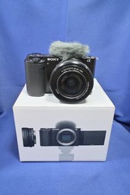 新淨 Sony ZV-E10 w/ 16-50mm kit 輕巧可換鏡頭 內置三單元收音咪 自拍螢幕 vloger機 易上手 ZVE10