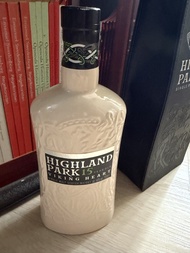 這款 Highland Park（高原騎士）15年 Viking Heart 陶瓷瓶裝（700ml）