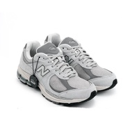New B 2002R Grey Sneakers