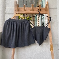 2hand set with 2 waistbands 56 to 70cm, length 42cm, code 302