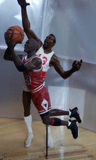 絕版 NBA Figure Michael Jordan and Walt Chamberlain total 2 Figure 公牛 米高佐敦 張伯倫 共2公仔 6 至 7 吋高 non hotto