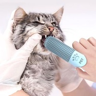 內地直送 - 寵物清潔有貓狗專用手指套牙刷 獨特設計貼合手指 操作輕鬆又便捷 柔軟材質溫柔呵護寵物口腔 深入清潔牙齒縫隙 輕鬆去除口臭 有效預防牙結石 讓愛寵擁有清新口氣和健康牙齒 是養寵家庭的必備清