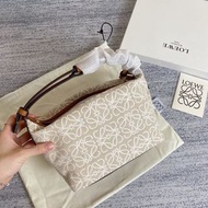 LOEWE Cubi Anagram 印花拉鏈開合 飯盒包 手袋 小號  米白色