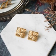 【老飾品/西洋老件】VINTAGE AVON Basic Burron古著針式耳環