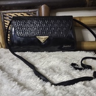 Preloved esquire leather sling bag