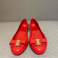 ferragamo紅色平底鞋6號
