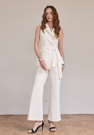 Kade.bkk กางเกงรุ่น Di-O trouser กางเกงขาม้า แต่งเกล็ดด้านหน้า มีหูเข็มขัด และกระเป๋าข้าง(KAD138)