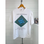 Second Hand T-Shirt VINTAGE 1994-1995 25TH ANNIVERSARY UNIVERSITY OF MASSACHUSETTS AMHERST Size L