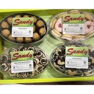 Dila Paket Lebaran Sandy Cookies Hijau Toples Oval Isi 4