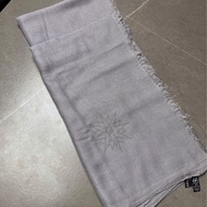 莉亞精品♡ Chanel 大象灰銀珠雙C披肩 二手美品