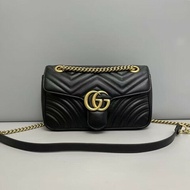 Gucci古馳 marmont中號 黑色全皮肩背包 斜背包