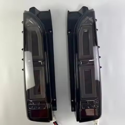 Suitable for Toyota 05-18 Hiace hiace200 series car LED tail light modified brake turn signal