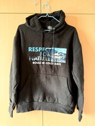 兩件衞衣：Camp 7 & Izzue