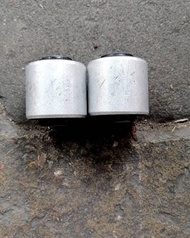 บูชปีกนกล่างNissan z33 350z fairlady สี่ตัว ครบชุด