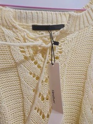 全新日牌 HEATHER 溫柔氣質鏤空針織奶油黃綁帶長袖＋及膝裙套裝
