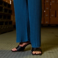 knitCircle - BEST REGARDS Trousers (3สี) Office collection กางเกงขายาวไหมพรม ทรงตรง ลายทอ Rib แนวตั้