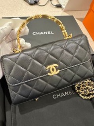 Chanel 22b mini flap top handle phone holder lambskin  琺瑯手柄