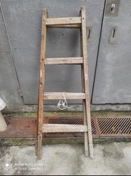 #四横A字梯 $25 （自取）
梯長126 cm