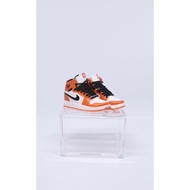 SNEAKER KEYCHAIN 3D AJ1 REVERSE SHATTERED BACKBOARD. MINIATUR.