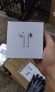 Airpods 2     wireless brand new Full package