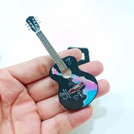 Jimin BTS Acoustic Guitar Miniature "Coldplay Edition" souvenir, merchandise Scale 1/12