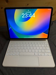 iPad Pro 11吋 2022 M2 128GB 銀色 連 Magic Keyboard