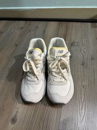 清鞋櫃、隨便賣～New Balance 574休閒鞋-灰白/黃-22號