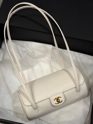 Chanel 白色圓筒手提包