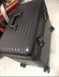 黑色全鋁鎂合金行李箱