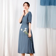 Yijia Yijia 2020 Summer New Style Short-Sleeved Dress Simple V-Neck Embroidery Craft Narrow-Waisted 