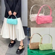 Yang Mi Same Style BV Brick Underarm Bag 2022 New Style BV Large Grid Woven Soft Lambskin Shoulder B
